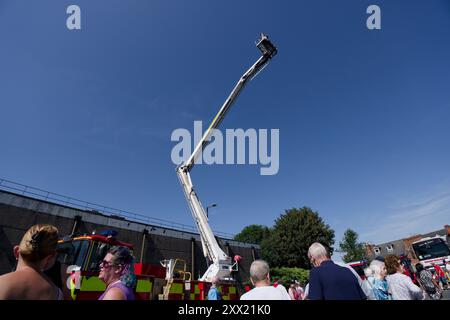 Flèche étendue sur un appareil de pompiers Simon Snorkel Banque D'Images