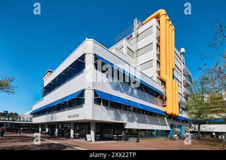 Rotterdam, pays-Bas - 10 avril 2024 : Bibliothèque centrale de Rotterdam Bibliotheek Rotterdam ouvre 1983 architectes Van den Broek et Bakema Banque D'Images