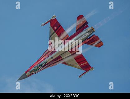 F16 de l'équipe d'affichage de l'armée de l'air royale danoise. Banque D'Images