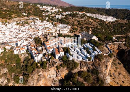 Photo de drone de Casares, ville dans la province de Malga en Espagne Banque D'Images