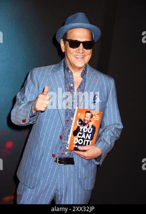 New York, États-Unis. 20 août 2024. Rob Schneider à la projection spéciale Adam Sandler : Love You Netflix NY au Théâtre de Paris le 20 août 2024 à New York, NY, États-Unis. Photo de MM/ABACAPRESS. COM Credit : Abaca Press/Alamy Live News Banque D'Images