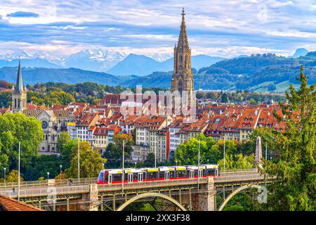 Berne, Suisse vieille ville paysage urbain sur le pont Kornhaus. Banque D'Images
