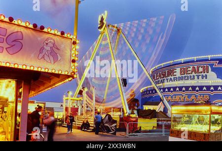 Pleasure Beach at Night, Great Yarmouth, Norfolk, Angleterre, Royaume-Uni Banque D'Images