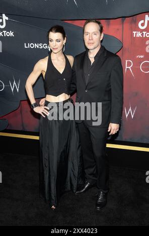 New York, États-Unis. 20 août 2024. Johanna Watts et Jon Spaihts assistent à la première mondiale de 'The Crow' de Lionsgate au Village East d'Angelika à New York (photo de Lev Radin/Pacific Press) crédit : Pacific Press Media production Corp./Alamy Live News Banque D'Images