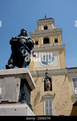 Parme, Italie. Statue de Giuseppe Garibaldi sur la Piazza Giuseppe Garibaldi Banque D'Images