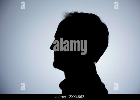 Berlin, Deutschland. 22 août 2024. Photo symbolique. Silhouette d'un homme. Berlin, le 22 août 2024. Crédit : dpa/Alamy Live News Banque D'Images