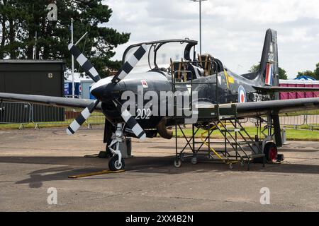 Royal Air Force Short Tucano T1 entraîneur, ZF202, retiré du service, maintenant un affichage statique à la RAF Syerston . Nottinghamshire, Angleterre Banque D'Images