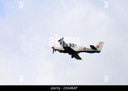 Entraînement au vol élémentaire de la Royal Air Force Grob 120TP, préfet T1, XM320, vol au camp spatial des cadets de l'air de la RAF Syerston, affichage du spectacle aérien de la journée des familles Banque D'Images