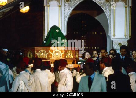 7 giugno 1987 Rabat Archivio Storico Olycom/LaPresse Asma del Marocco (Rabat, 29 settembre 1965), è una principessa marocchina. Nella Foto : Alcune fase del matrimonio della Sua Altezza Reale Asma del Marocco figlia di re Hassan II con Khalid Bouchentouf. Sur la photo : quelques phases du mariage de son Altesse Royale Asma du Maroc fille du roi Hassan II avec Khalid Bouchentouf Banque D'Images