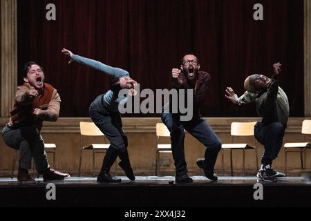 La première écossaise de Crystal Pite et Jonathon Young, sa nouvelle œuvre de danse imaginative, Assembly Hall, mêlant cosplay arthurien, reconstitutions médiévales et danse contemporaine, au Edinburgh Festival Theatre lors du Edinburgh International Festival 2024 le 22 août 2024 © Chantal Guevara/Alamy. Tous droits réservés. Banque D'Images