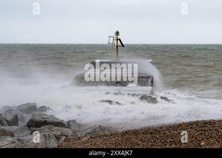 Hastings, Royaume-Uni, 22 août 2024, Storm Lilian frappe la côte sud Banque D'Images