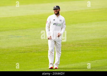 Bristol, Royaume-Uni, 22 août 2024. Chris dent du Gloucestershire lors du match de Vitality County Championship Division Two entre le Gloucestershire et le Leicestershire. Crédit : Robbie Stephenson/Gloucestershire Cricket/Alamy Live News Banque D'Images