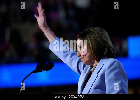 Chicago, États-Unis. 21 août 2024. Nancy Pelosi à la Convention nationale démocrate à Chicago, Illinois, le 21 août 2024. Photo de Yuri Gripas/ABACAPRESS. COM Credit : Abaca Press/Alamy Live News Banque D'Images