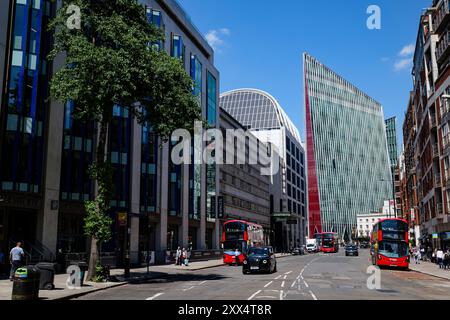 Londres - 06 14 2022 : vue sur Vauxhall Bridge Rd à Pimlico Banque D'Images