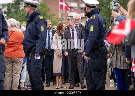 Vejle, Danemark. 22 août 2024. Le couple royal, la Reine Marie et le Roi Frédéric, visitent le parc climatique près du port lors de leur visite à Vejle, le jeudi 22 août 2024. (Photo : Bo Amstrup/Ritzau Scanpix) crédit : Ritzau/Alamy Live News Banque D'Images