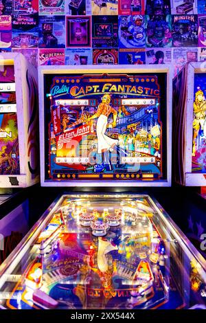 Capitaine Fantastic flipper machine au Musée interactif de Pinball 'Pinball Station', Varsovie, Pologne Banque D'Images