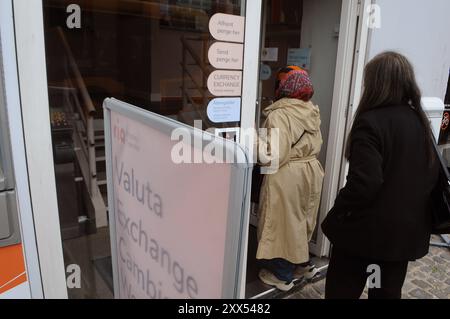 Copenhague/ Danemark/ 22 août 2024/Bureau de change rioá transfert d'argent à Copemhagen. Photo. Francis Joseph Dean/Dean images non destinées à un usage commercial Banque D'Images