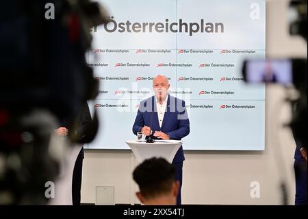 Vienne, Autriche. 22 août 2024. Conférence de presse du Parti populaire autrichien (ÖVP) sur le thème "présentation du nouveau modèle d'assistance sociale" avec le Secrétaire général Christian stocker Banque D'Images