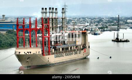 GYE BARGE À LAS Esclusas Guayaquil, jeudi 22 août 2024 ce matin, en face de la sous-station électrique Las Esclusas, située au sud de la ville, la barge drapeau turc Emre Bey a accosté, à partir de là, il est prévu de se connecter au système interconnecté et de générer 100 MW d'énergie pour le pays photos Mayira Paredes API Guayaquil Guayas Ecuador fin GYE BARCAZAENLASESCLUSAS 45ed861c41c4201c4baref13x04xbaref4x0x0xix Copyright : Maybaref3xibef5xibarefxirex Banque D'Images