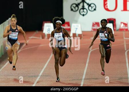 Lausanne, Suisse. 22 août 2024. Lausanne, Suisse, le 22 août 2024 : Gina Lückenkemper (GER), Tamari Davis (USA) et Daryll Neita (GBR) lors du 100m Women lors du meeting de la Wanda Diamond League Athletissima Lausanne 2024 au stade Olympique de la Pontaise à Lausanne, Suisse. (Daniela Porcelli/SPP) crédit : SPP Sport Press photo. /Alamy Live News Banque D'Images