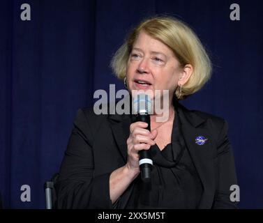 Washington, États-Unis. 13 juin 2024. PAM Melroy, administratrice adjointe de la NASA, prononce une allocution lors d'un événement de lancement d'un nouveau système de coordination des interventions en cas de catastrophe au siège de la NASA Mary W. Jackson Building, le 13 juin 2024, à Washington, D.C. le système fournira aux communautés et aux organisations du monde entier un accès à la science et aux données pour aider à intervenir en cas de catastrophe. Crédit : Bill Ingalls/NASA/Alamy Live News Banque D'Images