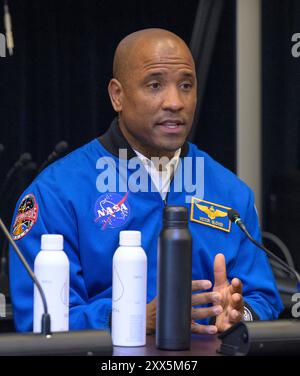 Washington, États-Unis. 06 juin 2024. Victor Glover, astronaute de la NASA et pilote d'Artemis II, s'exprime lors d'une séance d'information du personnel de la Maison Blanche avec ses collègues d'équipage d'Artemis II au bureau exécutif d'Eisenhower, le 6 juin 2024 à Washington, DC crédit : Bill Ingalls/NASA/Alamy Live News Banque D'Images