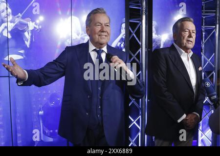 Roland Kaiser lors de la présentation de la figurine de cire de Roland Kaiser pour Kaisermania chez Madame Tussaud à Berlin le 15 août 2024 Banque D'Images