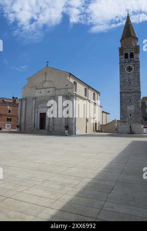 Umag est une petite ville croate avec un port sur la côte nord-ouest de l'Istrie, Croatie, Europe Banque D'Images