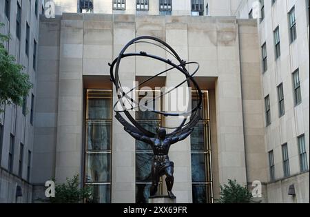 Statue Atlas sur la Cinquième Avenue, New York Banque D'Images