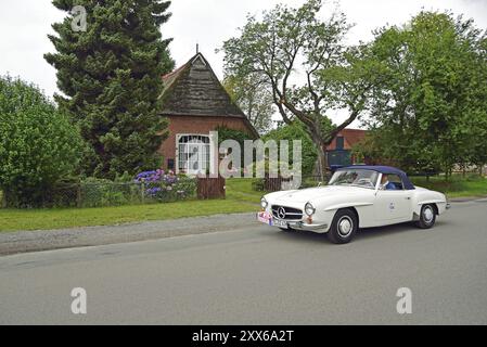 Europe, Allemagne, basse-Saxe, Lower Elbe Classics, Classic car Tour, Mercedes-Benz 190 SL, construit en 1957, Europe Banque D'Images