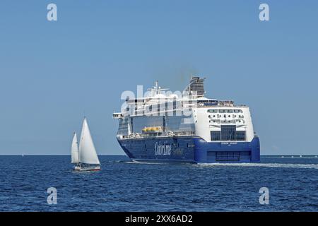 Color Line bateau de croisière Color Magic, voilier, fjord de Kiel, Kiel, Schleswig-Holstein, Allemagne, Europe Banque D'Images