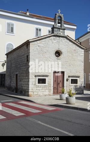 Umag est une petite ville croate avec un port sur la côte nord-ouest de l'Istrie, Croatie, Europe Banque D'Images