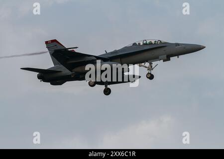 Un avion McDonnell Douglas F/A-18 d Hornet figjhter avec l'US Marine corps Fighter Attack Squadron 232 (VMFA-232) connu sous le nom de « Red Devils » Banque D'Images