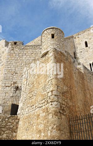 Détail du château du Pape Luna à Peniscola, Province de Valence, Espagne. Dans ce château vécut le dernier pape après le schisme occidental de Rome, Benoît X. Banque D'Images