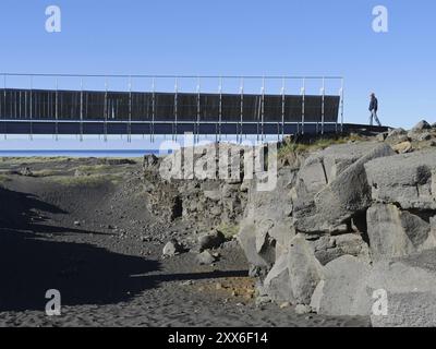 MiÃ°lina, pont entre les continents, Reykjanes, Islande, Europe Banque D'Images