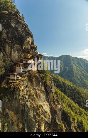 Vue du monastère de Taktshang sur la montagne à Paro, Bhoutan, Asie Banque D'Images