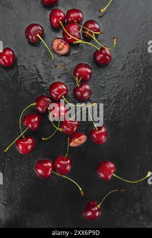 Gros plan sur une portion de cerises fraîches, mise au point sélective Banque D'Images