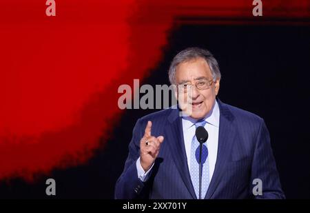 Chicago, États-Unis. 22 août 2024. L’ancien secrétaire à la Défense Leon Panetta prend la parole lors de la Convention nationale démocrate 2024 au United Center à Chicago, Illinois, le jeudi 22 août 2024. Le thème de la dernière journée est « pour notre avenir ». Photo de Tannen Maury/UPI crédit : UPI/Alamy Live News Banque D'Images