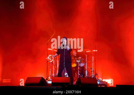 Porto, Portugal. 23 août 2024. Ian Astbury, chanteur du groupe de rock anglais The Cult, est vu en concert lors de la 2ème journée du festival de musique Vilar de Mouros qui se tient du 21 au 24 août 2024 dans le nord du Portugal. Crédit : SOPA images Limited/Alamy Live News Banque D'Images