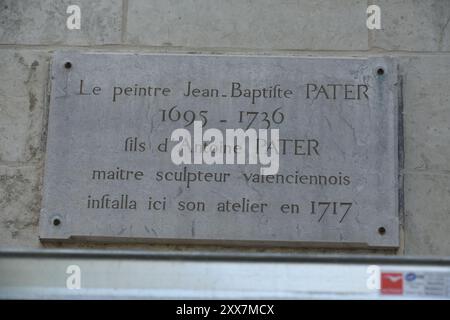 UNE PLAQUE COMMÉMORATIVE À VALENCIENNES LE PEINTRE JEAN-BAPTISTE PATER 1695-1736 FILS D'ANTOINE PATER MAITRE SCULPTEUR VALENCIENNOIS INSTALLA ICI SON Banque D'Images