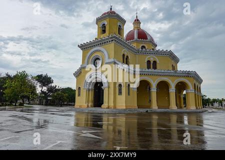 LA HAVANE, CUBA - 28 AOÛT 2023 : Eglise centrale de Capilla au centre du cimetière Colon, la Havane, Cuba Banque D'Images