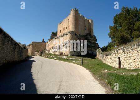 Château de Alarcón (visigoth et origine musulmane, 8ème. Cent, conquis et remodelé par Alphonse VIII en 1184) Parador Nacional de Turismo. Alarcón. Cuenca. Banque D'Images