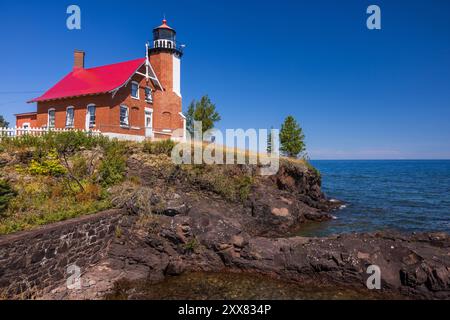 Phare d'Eagle Harbor le long du lac supérieur Banque D'Images