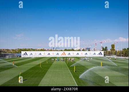 Valdebebas, Madrid, Espagne. 23 août 2024. Vue générale de la séance d'entraînement du Real Madrid en prévision de leur match de football la Liga EA Sports contre le Real Valladolid CF à Ciudad Real Madrid le 23 août 2024 à Valdebebas, Espagne. (Crédit image : © Alberto Gardin/ZUMA Press Wire) USAGE ÉDITORIAL SEULEMENT! Non destiné à UN USAGE commercial ! Banque D'Images