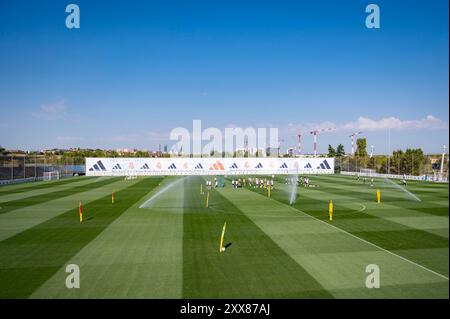 Valdebebas, Madrid, Espagne. 23 août 2024. Vue générale de la séance d'entraînement du Real Madrid en prévision de leur match de football la Liga EA Sports contre le Real Valladolid CF à Ciudad Real Madrid le 23 août 2024 à Valdebebas, Espagne. (Crédit image : © Alberto Gardin/ZUMA Press Wire) USAGE ÉDITORIAL SEULEMENT! Non destiné à UN USAGE commercial ! Banque D'Images