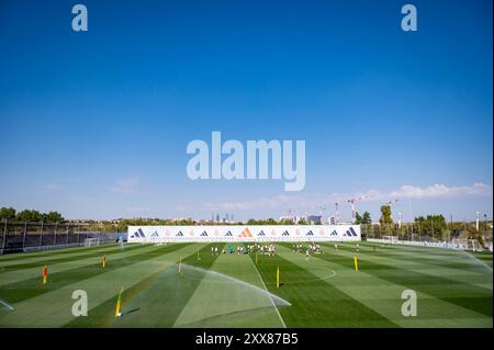 Valdebebas, Madrid, Espagne. 23 août 2024. Vue générale de la séance d'entraînement du Real Madrid en prévision de leur match de football la Liga EA Sports contre le Real Valladolid CF à Ciudad Real Madrid le 23 août 2024 à Valdebebas, Espagne. (Crédit image : © Alberto Gardin/ZUMA Press Wire) USAGE ÉDITORIAL SEULEMENT! Non destiné à UN USAGE commercial ! Banque D'Images