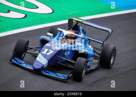 Zandvoort, pays Bas. 23 août 2024. 17 EDGARD Jessica (gbr), Rodin Motorsport, Tatuus F4-T-421, action lors de la 4ème manche de la F1 Academy 2024 du 23 au 25 août 2024 sur le circuit Zandvoort, à Zandvoort, pays-Bas - photo Xavi Bonilla/DPPI crédit : DPPI Media/Alamy Live News Banque D'Images