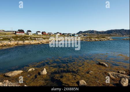 Vue sur le village de pêcheurs de Giesvaer et ses environs, île de Mageroya, Norvège Banque D'Images