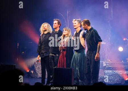 Oslo, Norvège. 18 août 2024. Le groupe folk rock norvégien Gate donne un concert à Operaen à Oslo. Banque D'Images