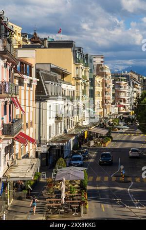 Suisse, canton de Vaud, Montreux, vue sur la ville depuis le balcon d'une chambre du Grand Hôtel Suisse Majestic Banque D'Images